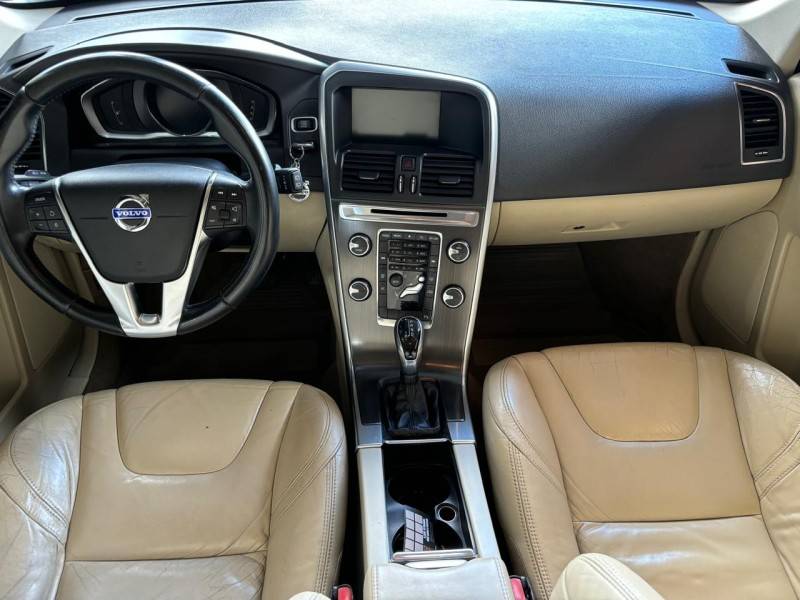 VOLVO - XC60 - 2013/2014 - Branca - R$ 76.900,00