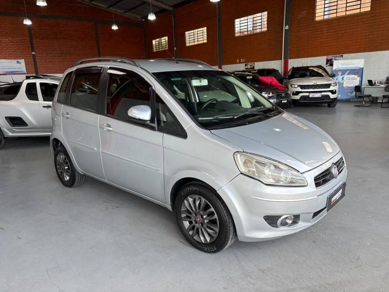 FIAT - IDEA - 2010/2011 - Prata - R$ 28.000,00