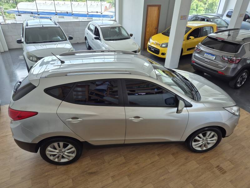 HYUNDAI - IX35 - 2011/2012 - Prata - R$ 64.000,00