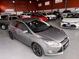 FORD - FOCUS - 2014/2015 - Cinza - R$ 57.000,00