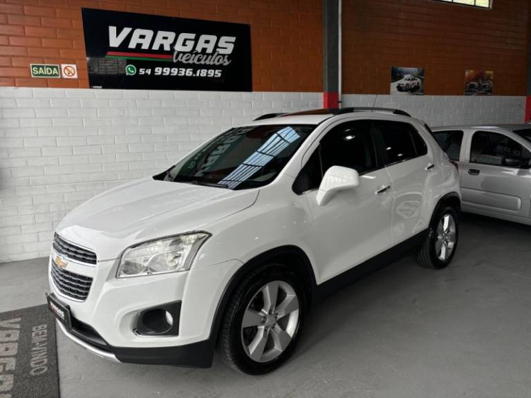 CHEVROLET - TRACKER - 2013/2014 - Branca - R$ 73.000,00