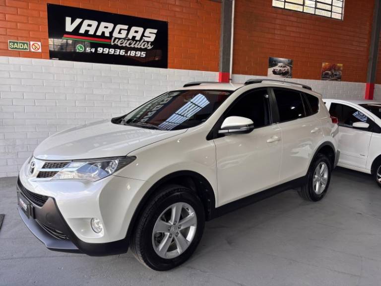 TOYOTA - RAV4 - 2013/2013 - Branca - R$ 81.000,00