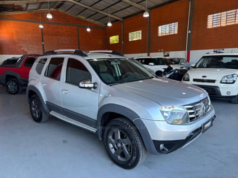 RENAULT - DUSTER - 2012/2013 - Prata - R$ 59.900,00