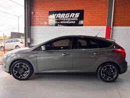 FORD - FOCUS - 2014/2015 - Cinza - R$ 57.000,00