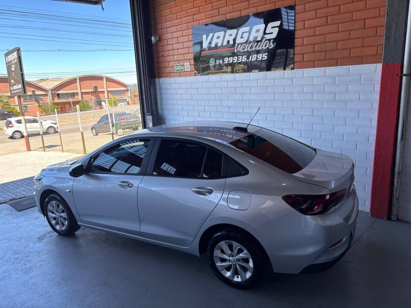 CHEVROLET - ONIX - 2023/2023 - Prata - R$ 69.000,00
