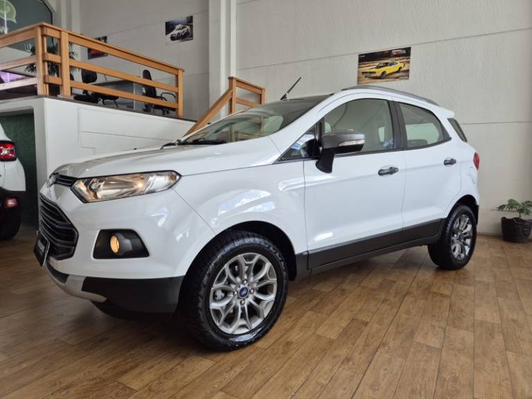 FORD - ECOSPORT - 2016/2017 - Branca - R$ 64.000,00