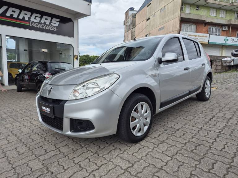 RENAULT - SANDERO - 2011/2012 - Prata - R$ 33.000,00