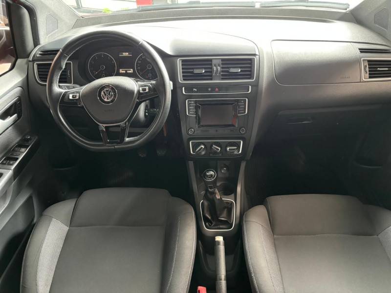 VOLKSWAGEN - FOX - 2017/2017 - Vermelha - R$ 56.900,00