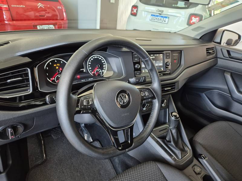 VOLKSWAGEN - POLO - 2019/2020 - Prata - R$ 70.000,00