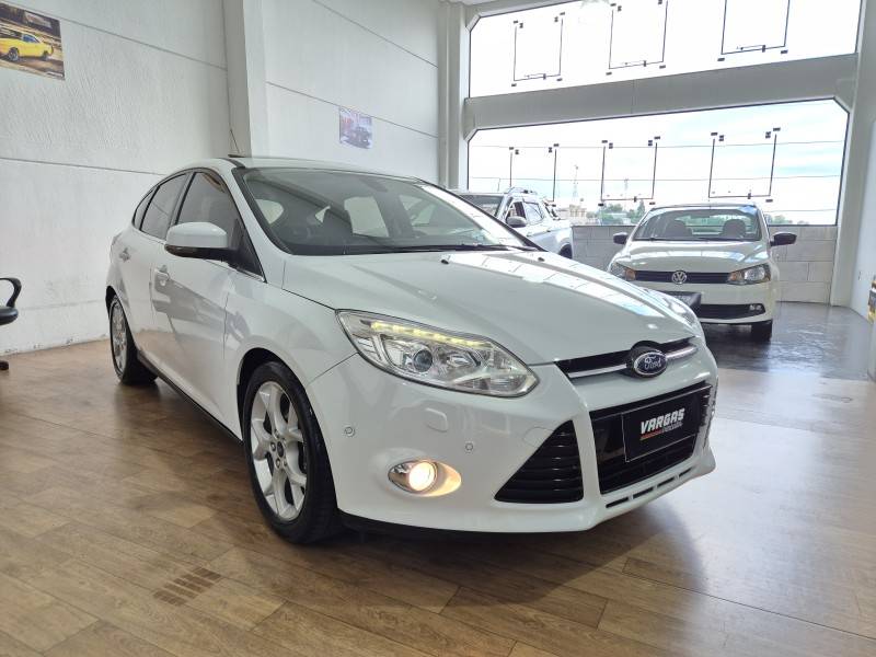 FORD - FOCUS - 2014/2014 - Branca - R$ 58.000,00