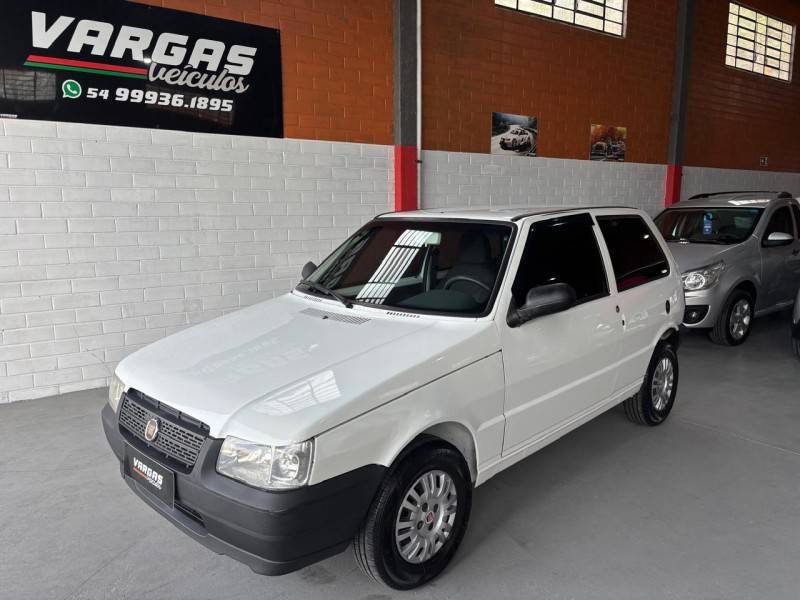 FIAT - UNO - 2012/2013 - Branca - R$ 26.000,00