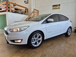 FORD - FOCUS - 2015/2016 - Branca - R$ 60.000,00