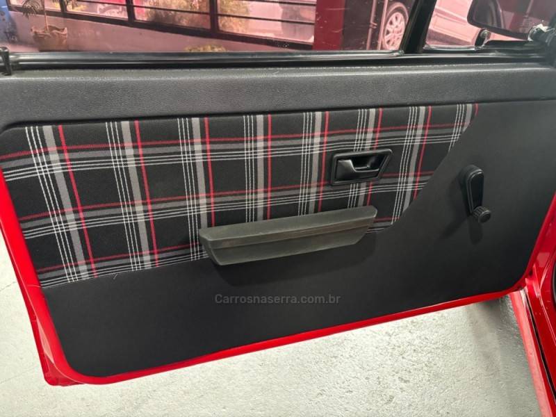 VOLKSWAGEN - SAVEIRO - 1993/1994 - Vermelha - R$ 35.000,00