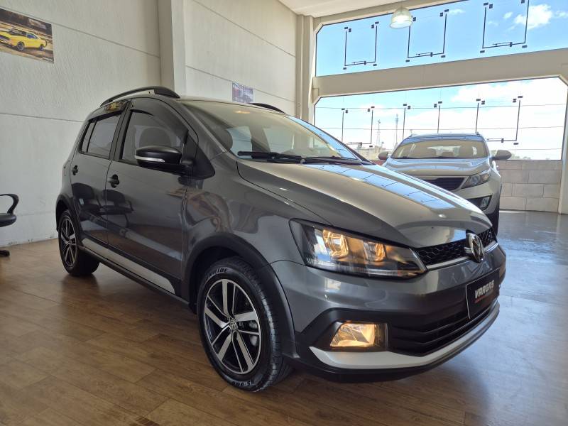 VOLKSWAGEN - FOX - 2019/2020 - Cinza - R$ 68.000,00