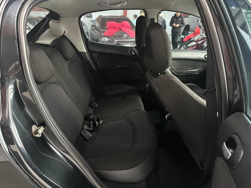 PEUGEOT - 207 - 2009/2010 - Preta - R$ 23.000,00