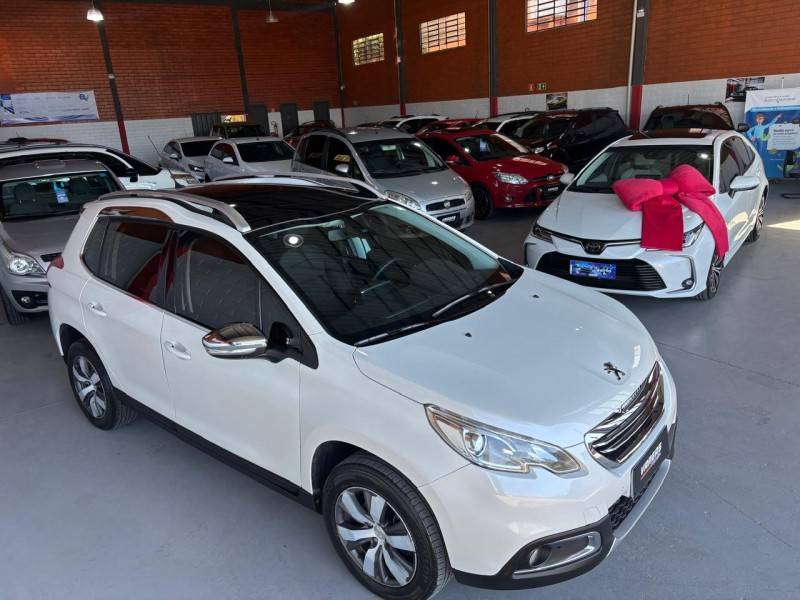 PEUGEOT - 2008 - 2015/2016 - Branca - R$ 57.000,00