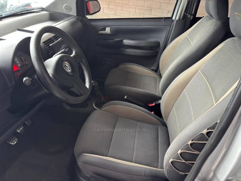 VOLKSWAGEN - CROSSFOX - 2008/2009 - Prata - R$ 37.000,00
