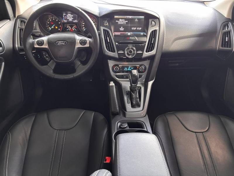 FORD - FOCUS - 2014/2015 - Cinza - R$ 57.000,00