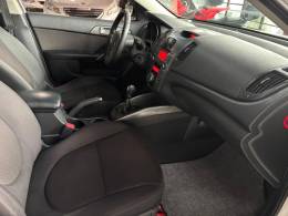 KIA MOTORS - CERATO - 2010/2011 - Branca - R$ 44.000,00