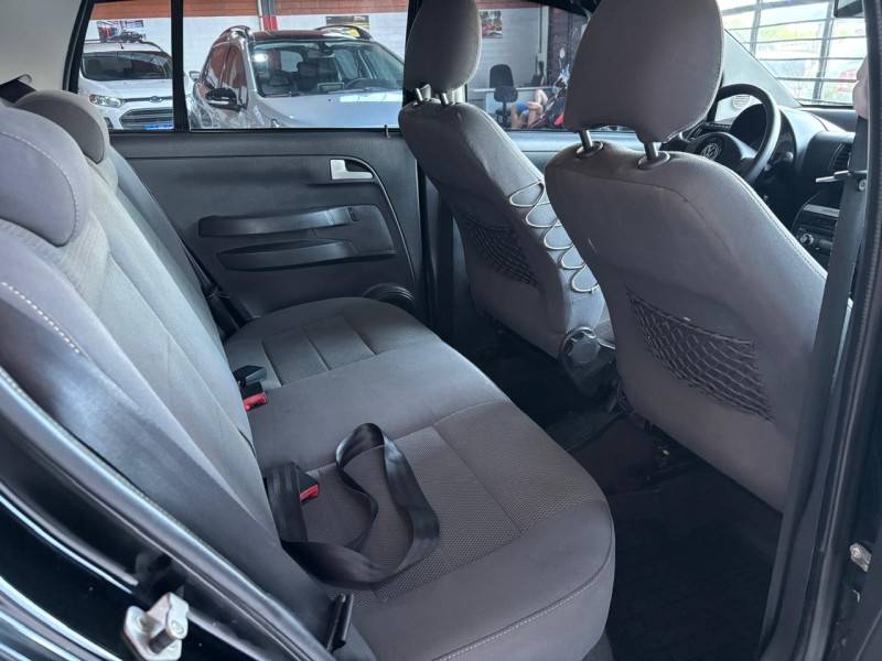 VOLKSWAGEN - CROSSFOX - 2008/2009 - Preta - R$ 37.000,00