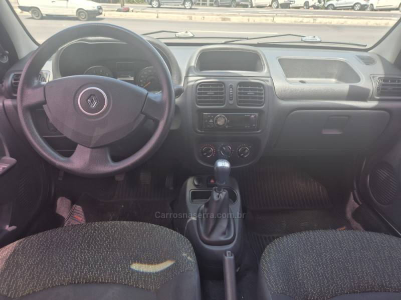 RENAULT - CLIO - 2013/2014 - Bege - R$ 25.500,00