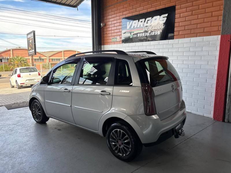FIAT - IDEA - 2010/2011 - Prata - R$ 28.000,00