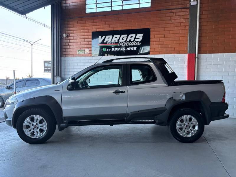 FIAT - STRADA - 2010/2011 - Prata - R$ 58.000,00
