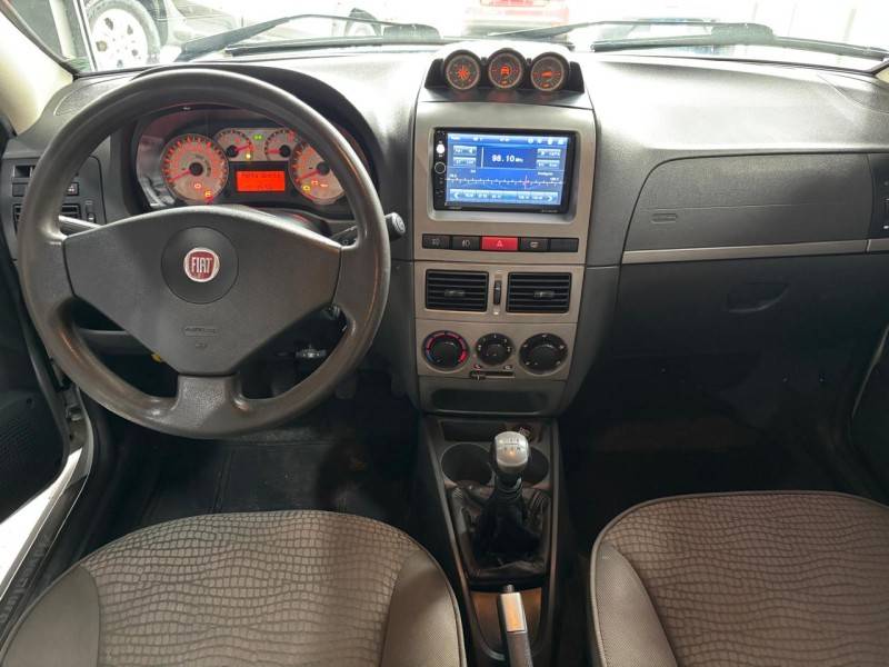 FIAT - PALIO - 2012/2012 - Prata - R$ 44.000,00