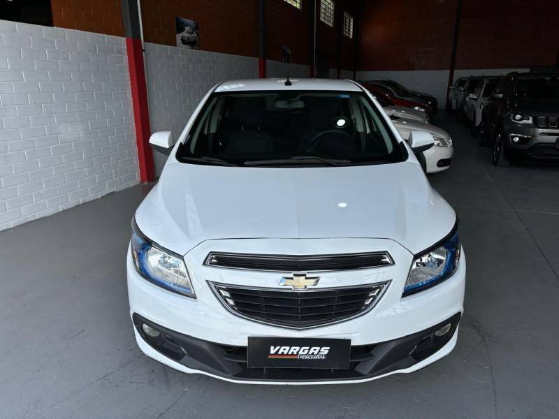 CHEVROLET - ONIX - 2014/2014 - Branca - R$ 54.900,00