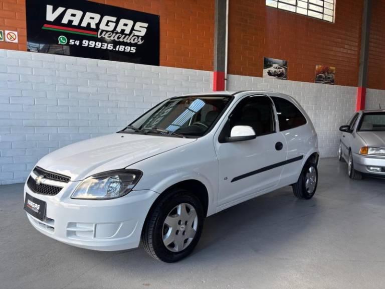 CHEVROLET - CELTA - 2011/2012 - Branca - R$ 26.000,00