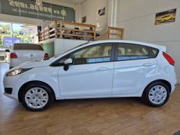 FORD - FIESTA - 2013/2014 - Branca - R$ 42.000,00