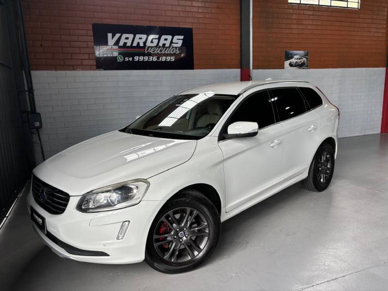 VOLVO - XC60 - 2013/2014 - Branca - R$ 76.900,00