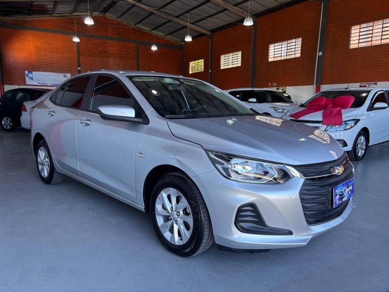 CHEVROLET - ONIX - 2023/2023 - Prata - R$ 69.000,00