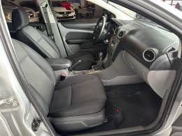 FORD - FOCUS - 2011/2012 - Prata - R$ 42.000,00