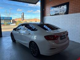 CHEVROLET - CRUZE - 2017/2018 - Branca - R$ 95.000,00