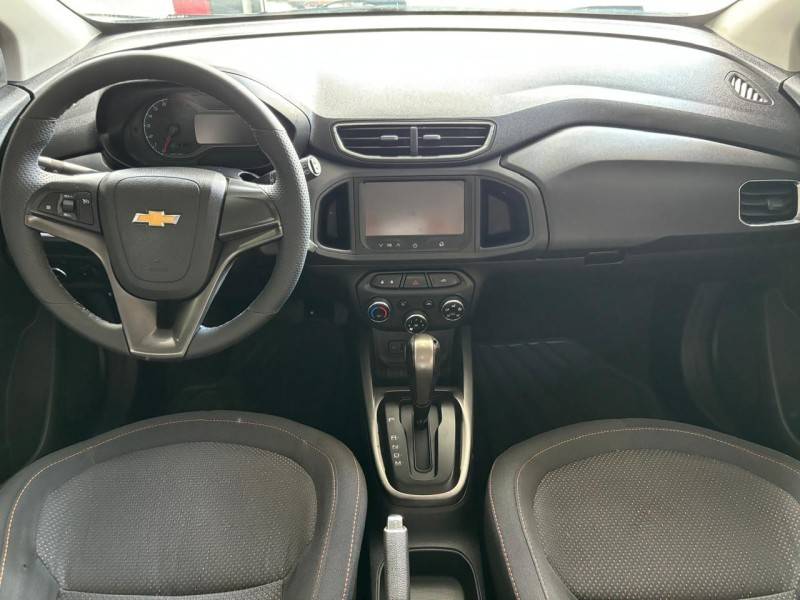 CHEVROLET - ONIX - 2014/2014 - Branca - R$ 54.900,00