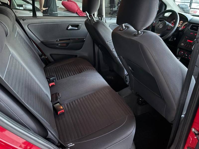 VOLKSWAGEN - SPACE CROSS - 2012/2012 - Vermelha - R$ 45.000,00