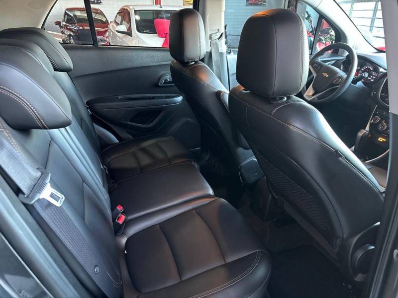 CHEVROLET - TRACKER - 2018/2019 - Cinza - R$ 90.000,00