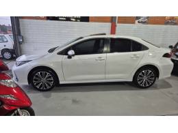 TOYOTA - COROLLA - 2021/2022 - Branca - R$ 145.000,00