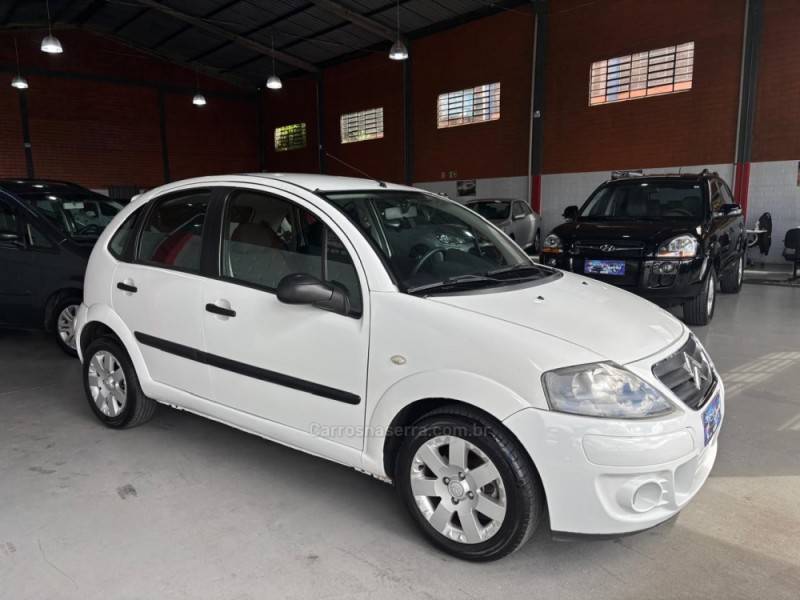 CITROËN - C3 - 2011/2012 - Branca - R$ 26.000,00