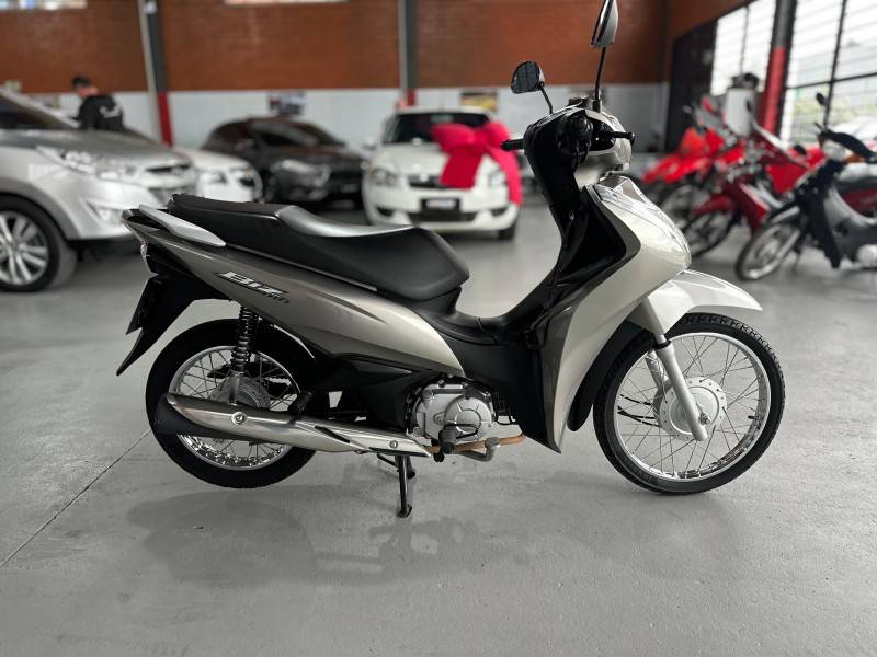 HONDA - BIZ 110I - 2022/2022 - Prata - R$ 12.500,00