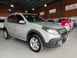 RENAULT - SANDERO - 2013/2014 - Prata - R$ 40.000,00