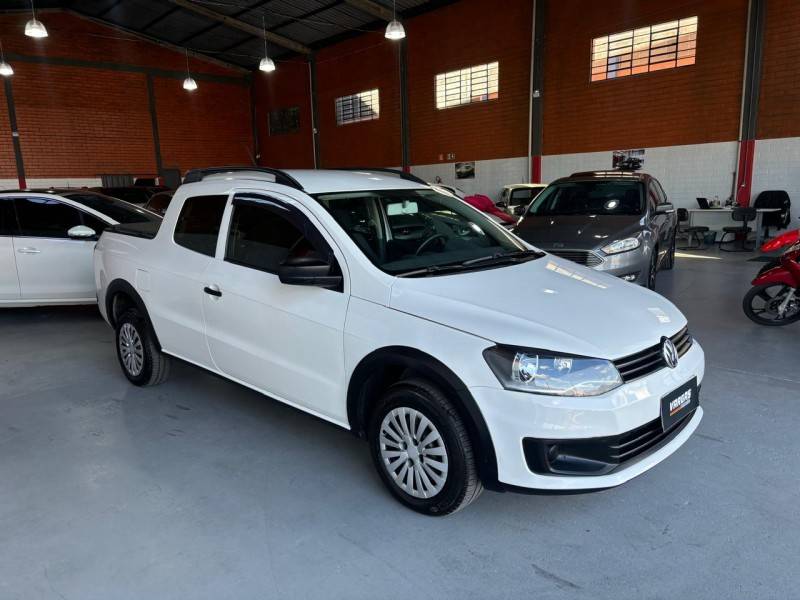 VOLKSWAGEN - SAVEIRO - 2015/2015 - Branca - R$ 60.000,00