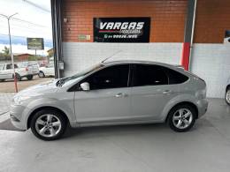 FORD - FOCUS - 2011/2012 - Prata - R$ 42.000,00