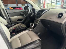 CHEVROLET - TRACKER - 2013/2014 - Branca - R$ 73.000,00