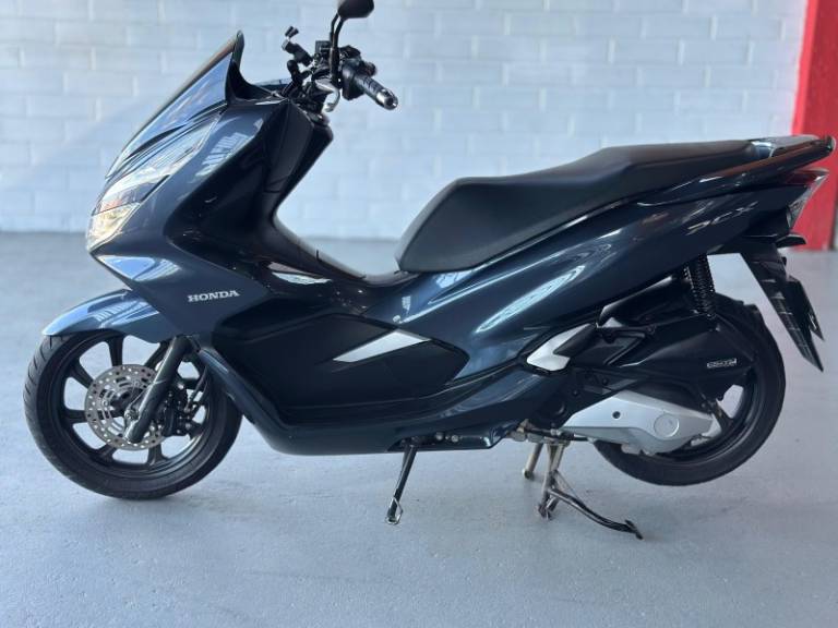 HONDA - PCX - 2019/2020 - Cinza - R$ 19.000,00