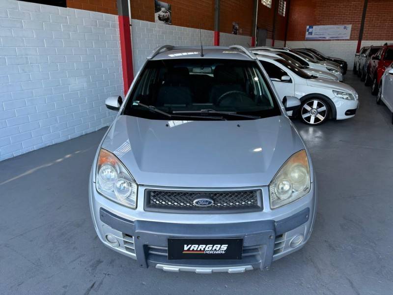 FORD - FIESTA - 2008/2009 - Prata - R$ 29.900,00