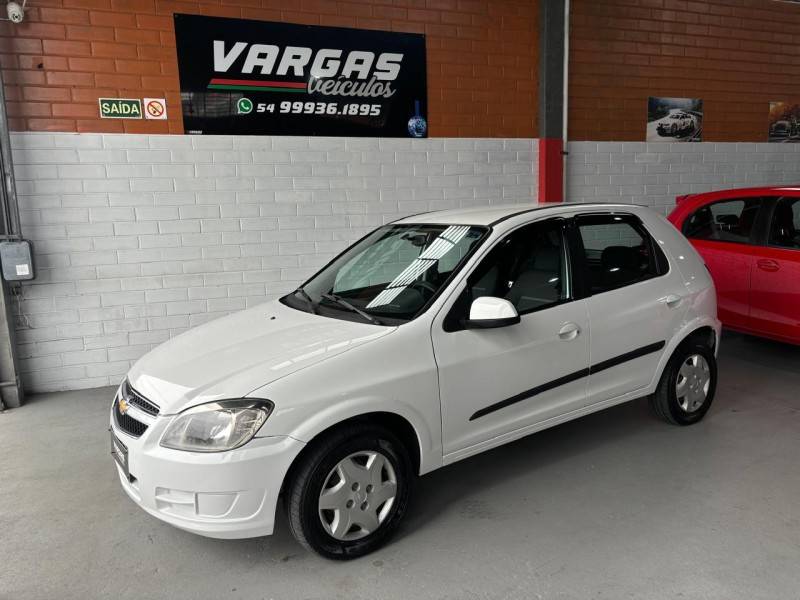 CHEVROLET - CELTA - 2013/2014 - Branca - R$ 33.000,00