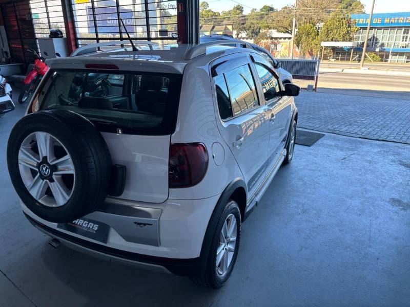 VOLKSWAGEN - CROSSFOX - 2011/2011 - Branca - R$ 43.000,00