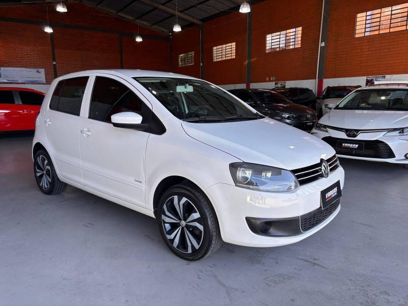 VOLKSWAGEN - FOX - 2011/2011 - Branca - R$ 29.000,00